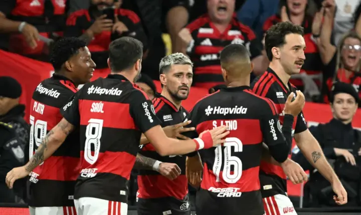 Flamengo busca consolidar liderança no Brasileirão em clássico contra o Vasco