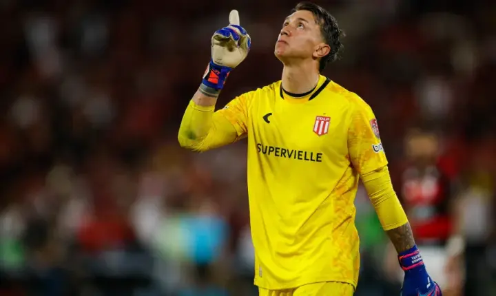 Muslera brilha na Libertadores após drama e o goleiro celebra reviravolta