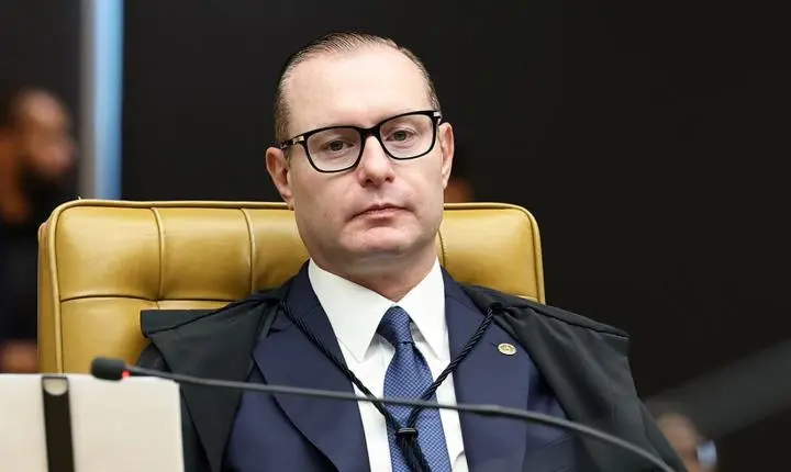 Cristiano zanin cobra parecer da anatel sobre internet nas eleições brasileiras